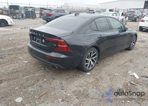 2020 Volvo S60 T5 Momentum z USA, uszkodzony, nr VIN 7JR102FK9LG057612